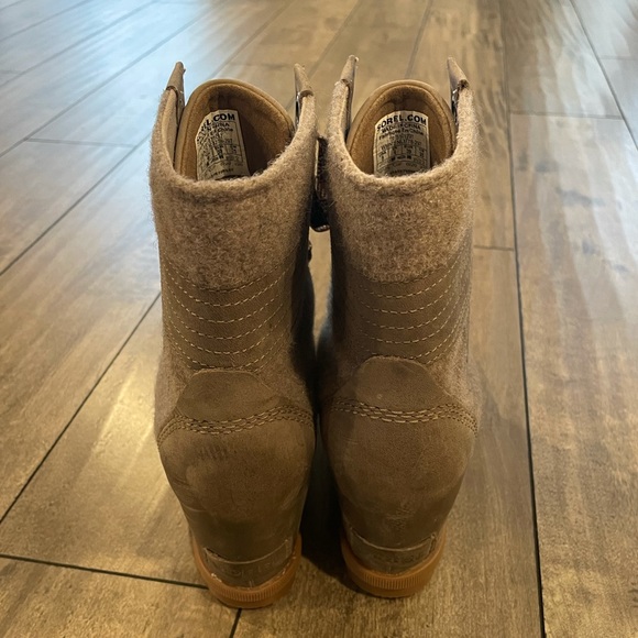 ‼️Not for sale‼️ Joan Arctic II wedge boots - Picture 3 of 6